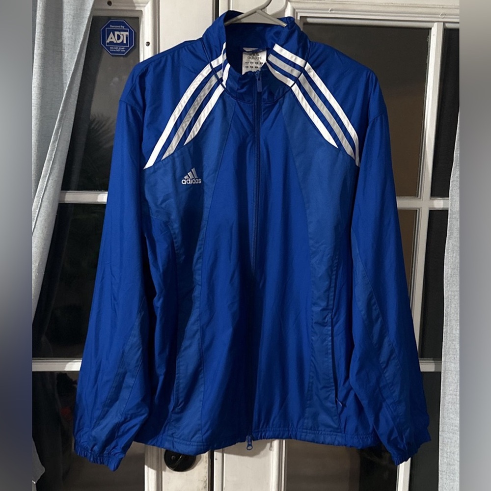 Adidas men Jacket size M in really good condition